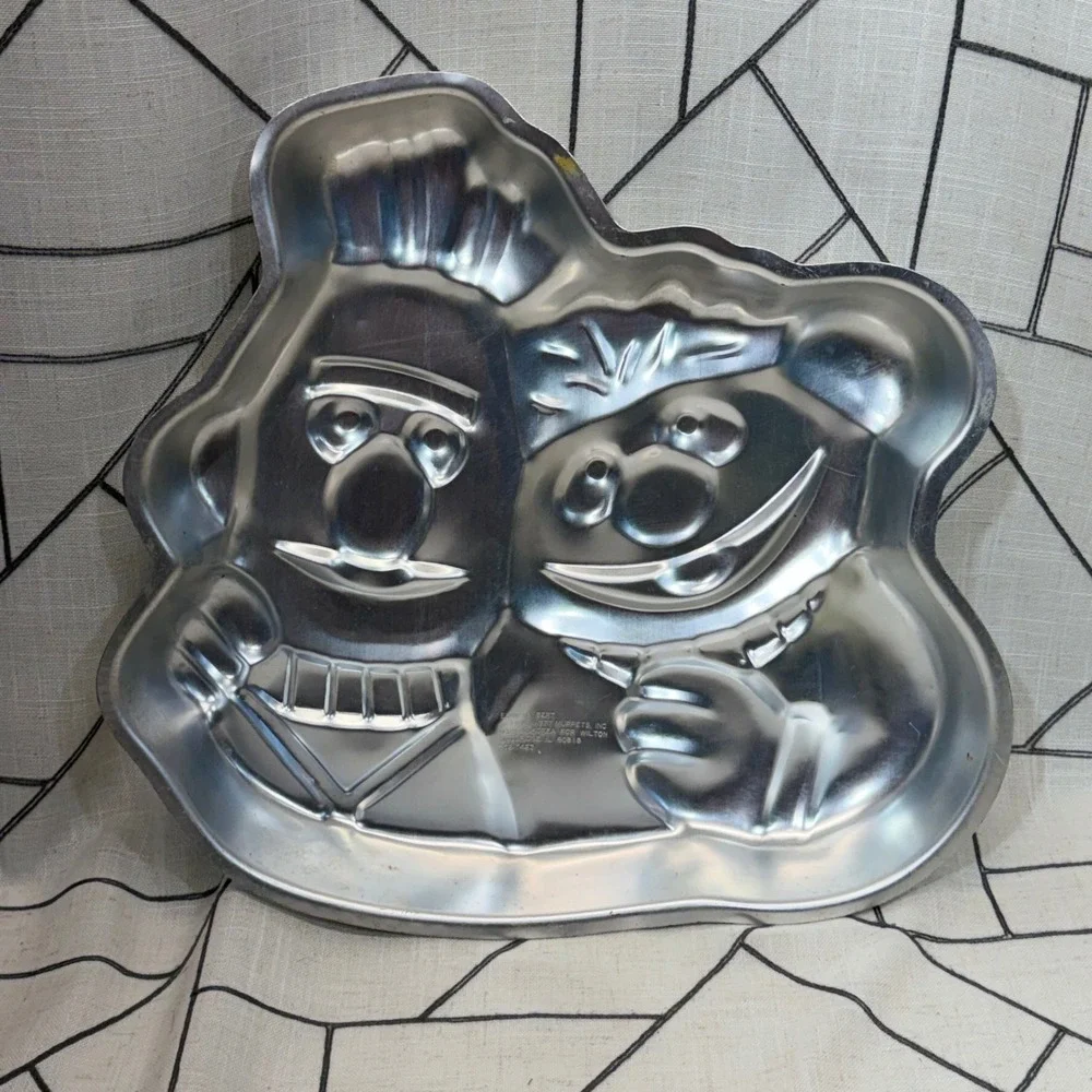 Wilton Cake Pan 13